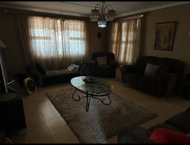 3 BEDROOM FREESTANDING FOR SALE IN EASTWOOD